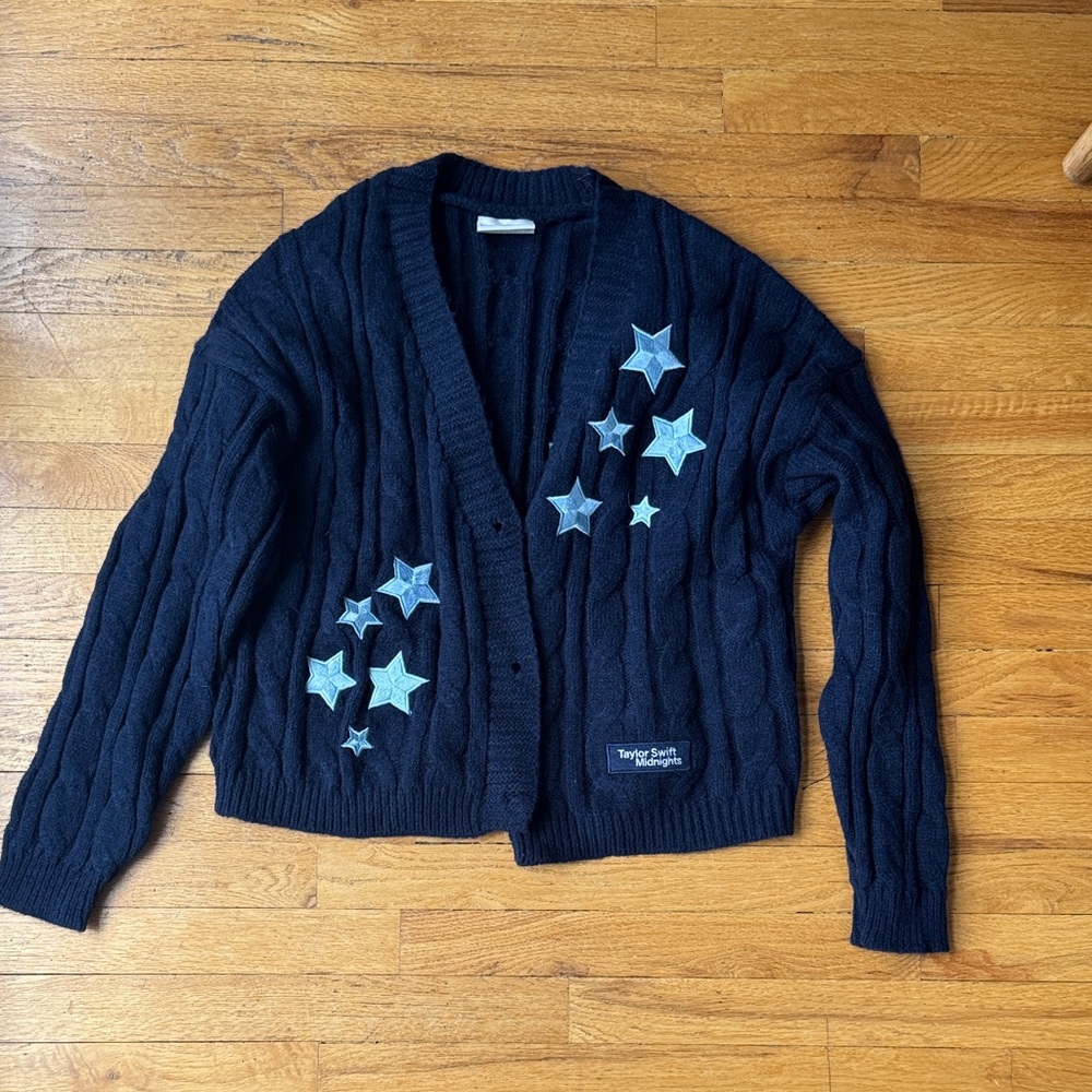 Taylor Swift Blue Cable-Knit Cardigan with Light Blue Star Appliqués